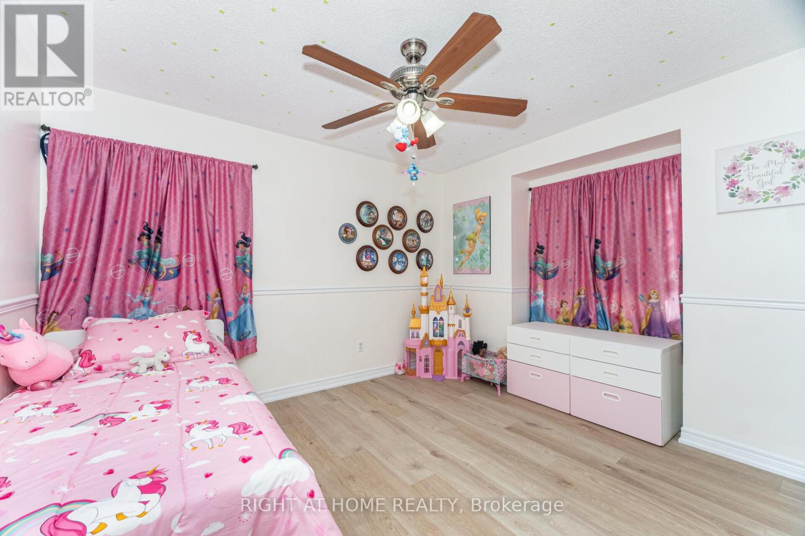 2 MELROSE GARDENS - 26