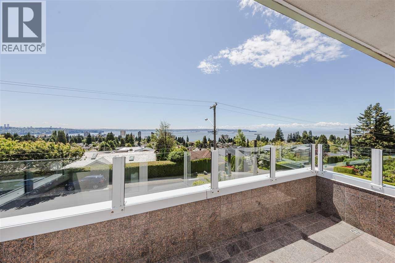2273 MATHERS AVENUE, West Vancouver