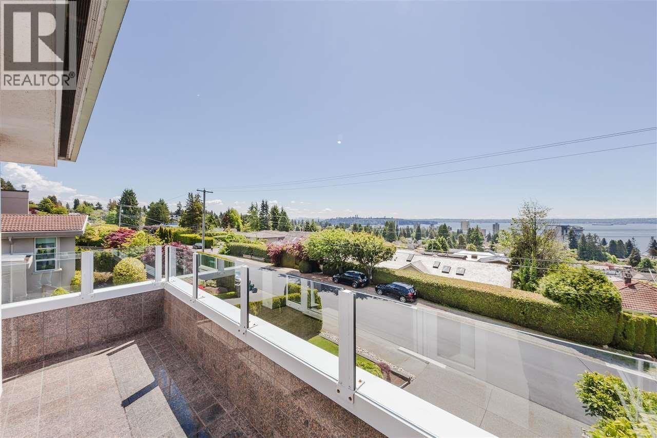 2273 MATHERS AVENUE, West Vancouver