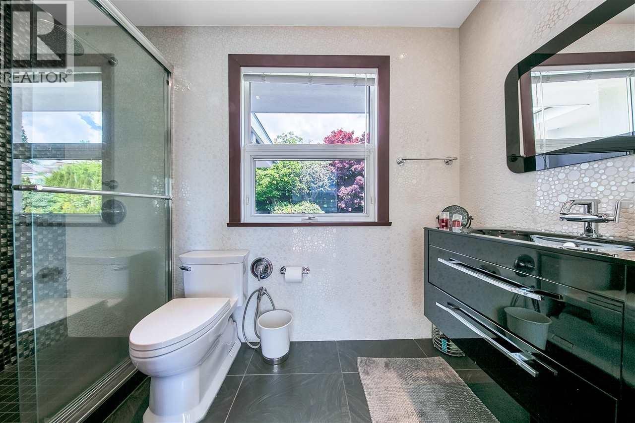 2273 MATHERS AVENUE, West Vancouver