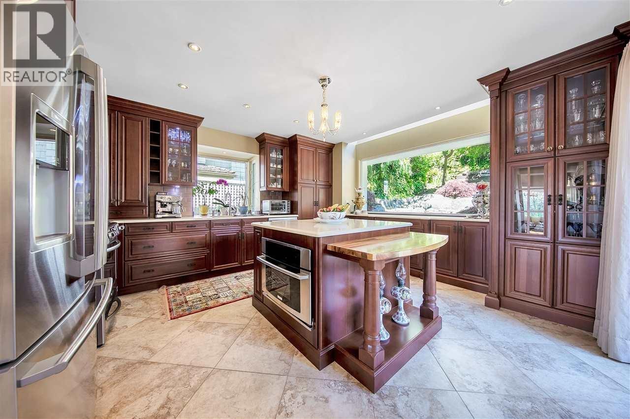 2273 MATHERS AVENUE, West Vancouver