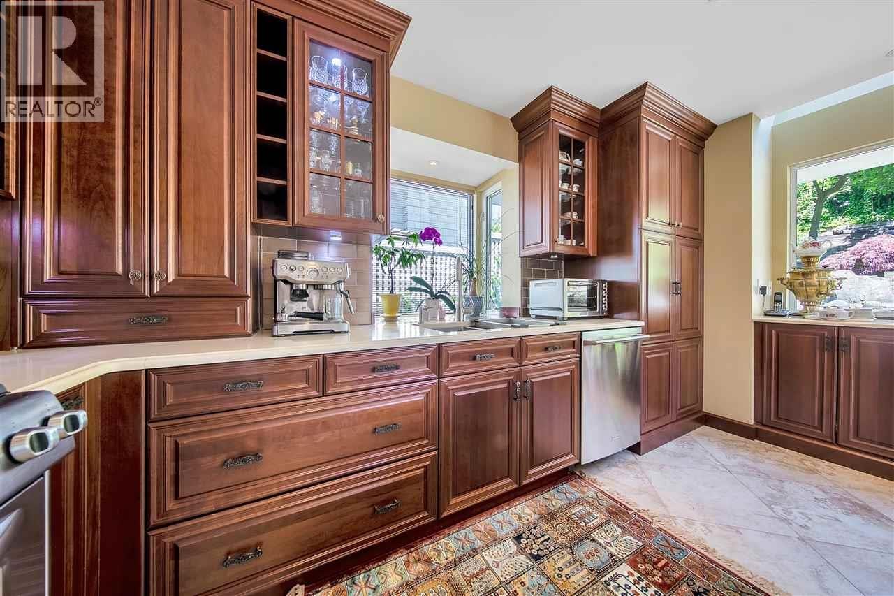 2273 MATHERS AVENUE, West Vancouver
