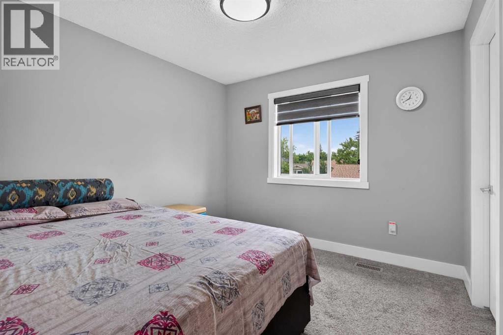 120 Castlegrove Road NE - 25