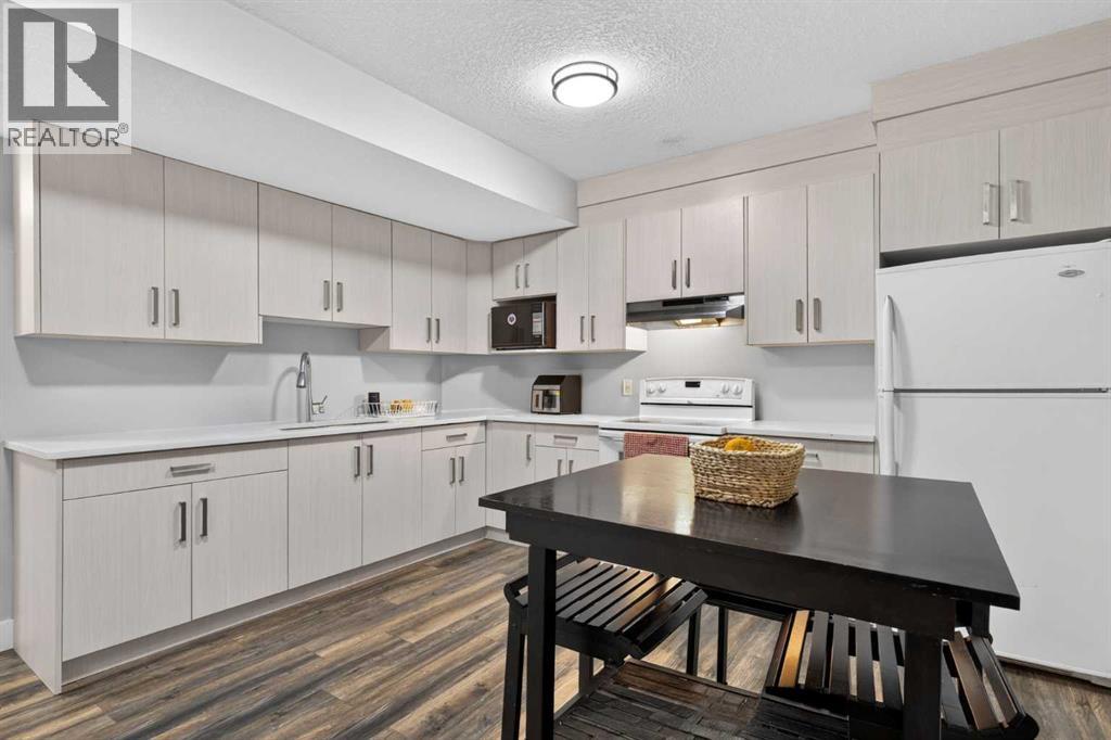 120 Castlegrove Road NE - 35