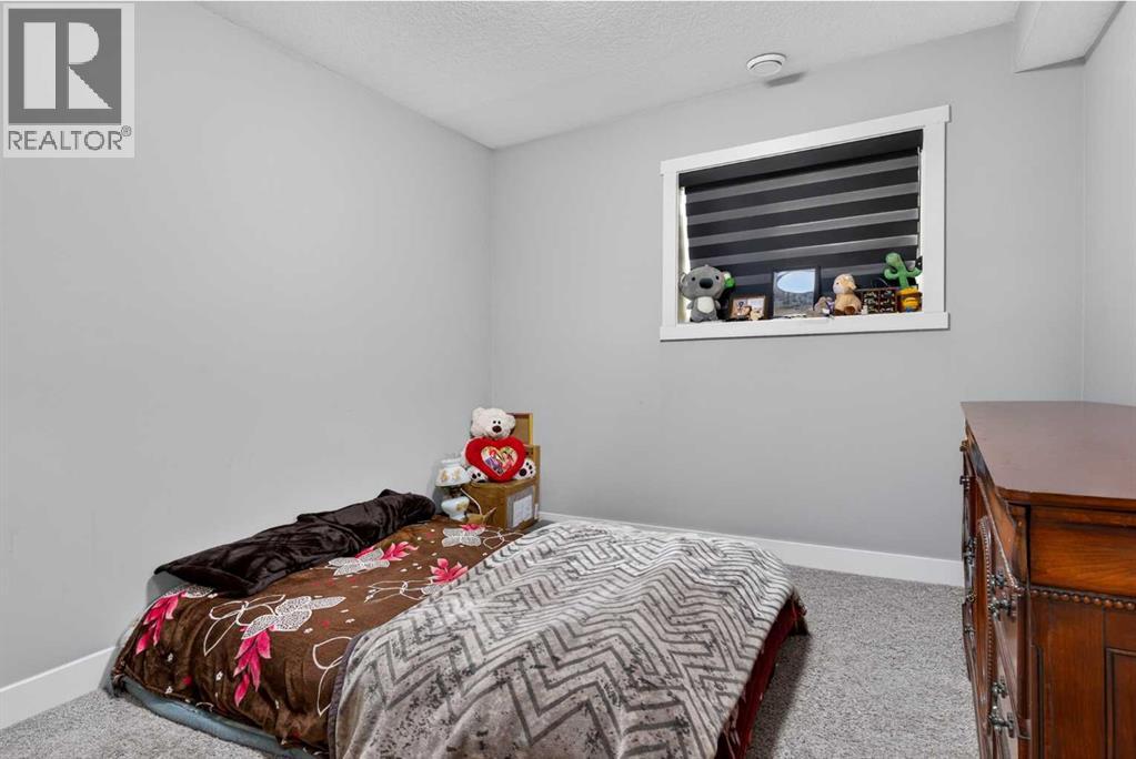 120 Castlegrove Road NE - 37
