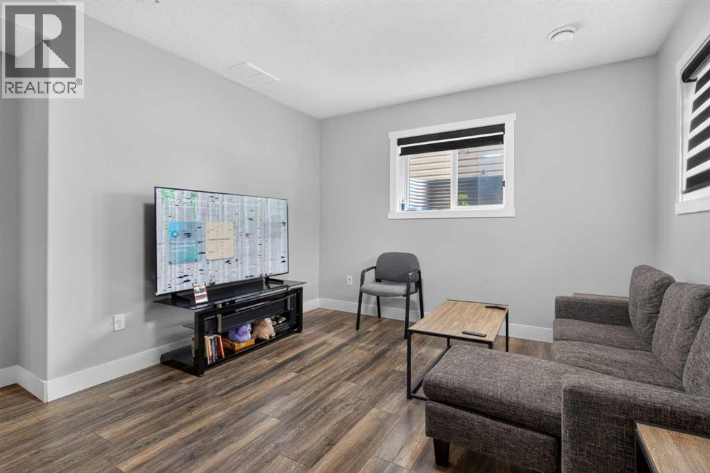 120 Castlegrove Road NE - 41