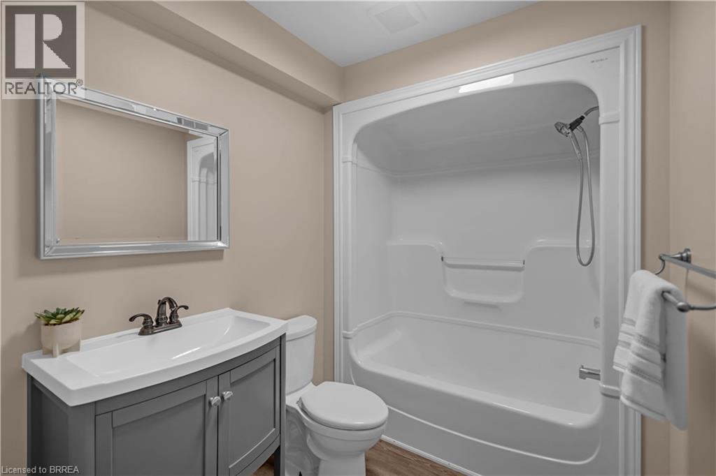4 DOWDEN Avenue - 35