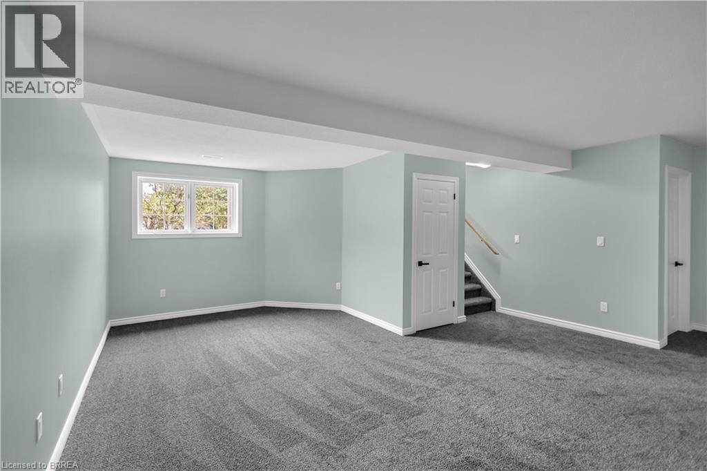 4 DOWDEN Avenue - 24