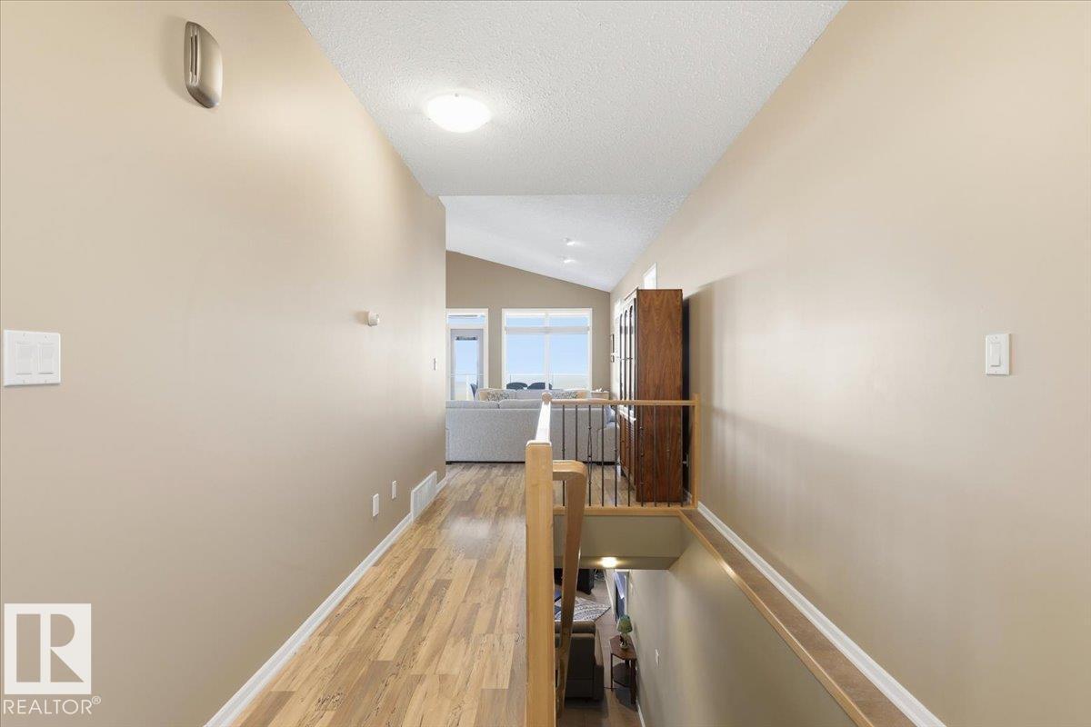 72 Beach Ave - 25