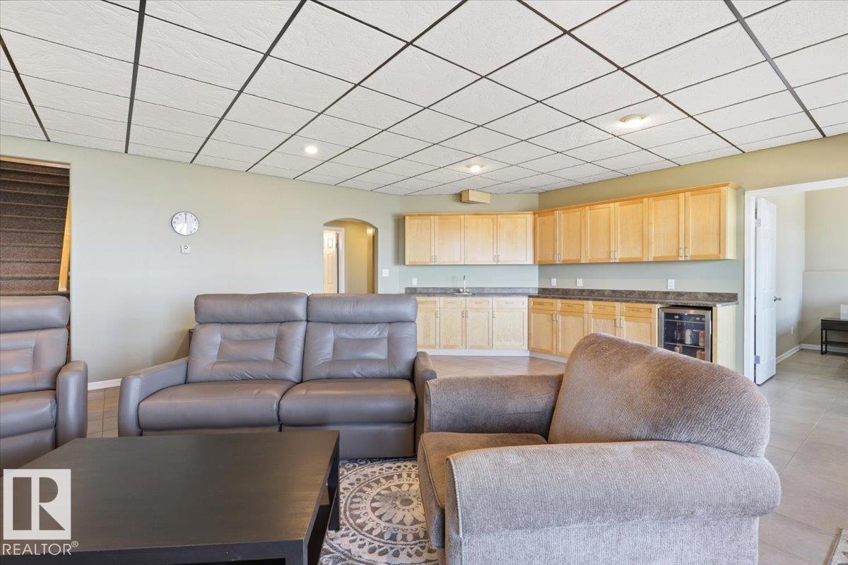 72 Beach Ave - 27