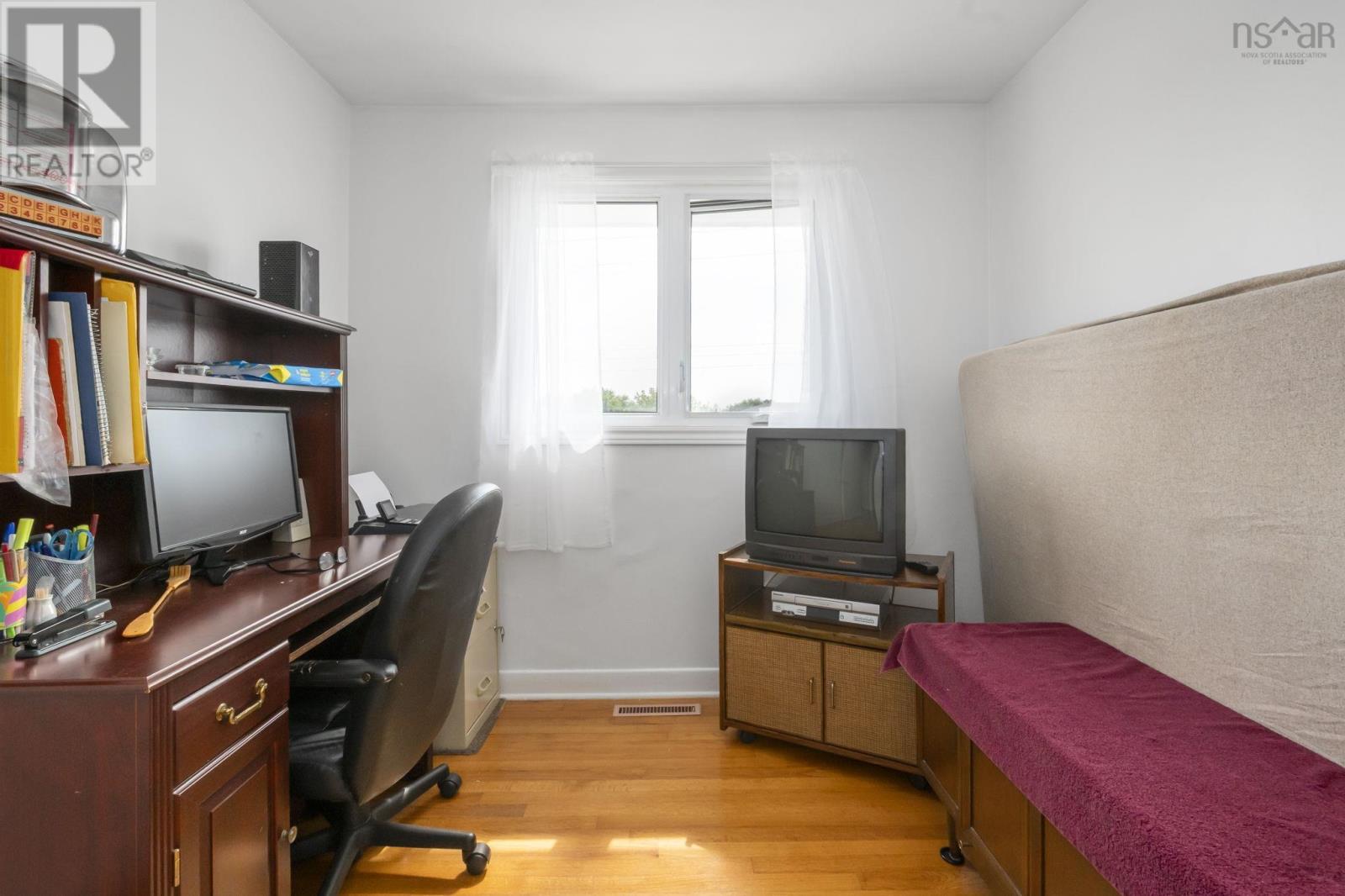 45B Kennedy Drive - 25