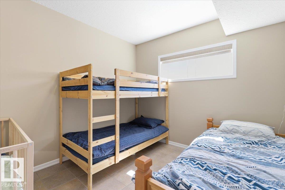 72 Beach Ave - 33