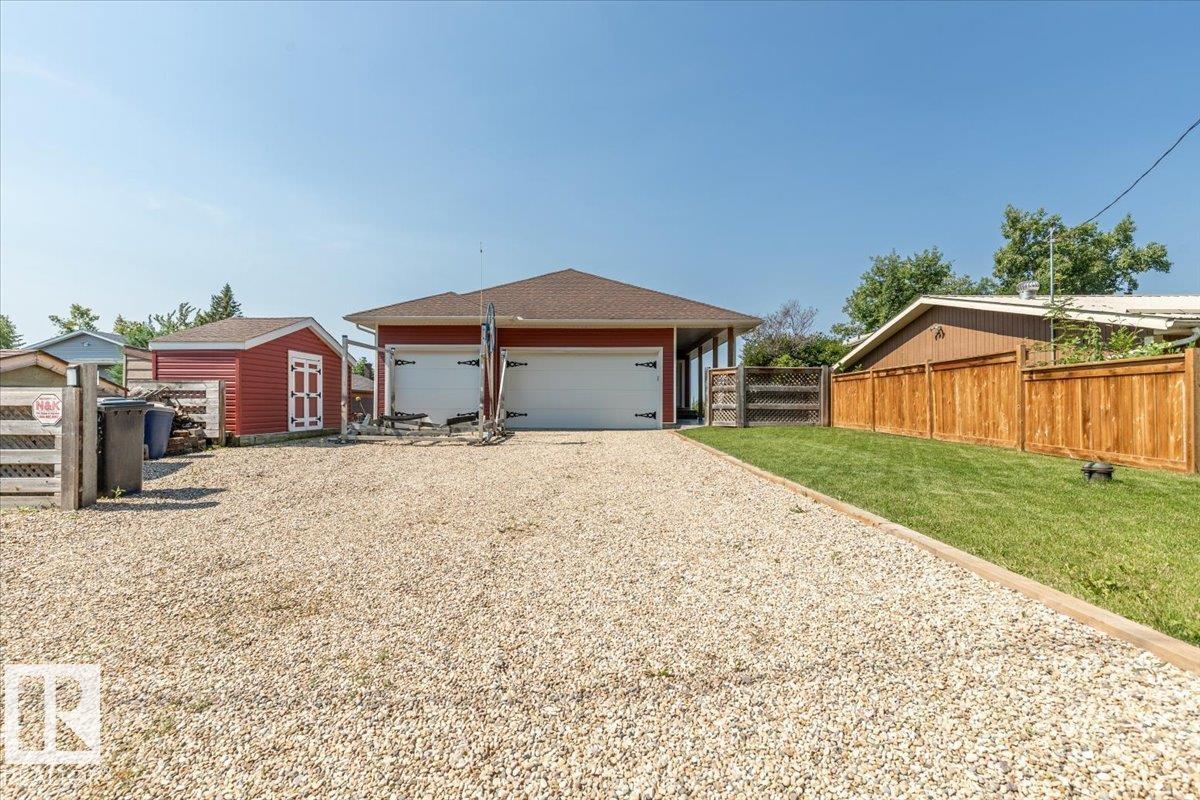 72 Beach Ave - 35