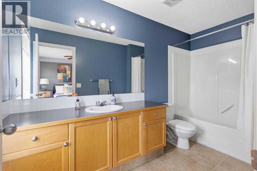 166 Everhollow Heights SW - 18