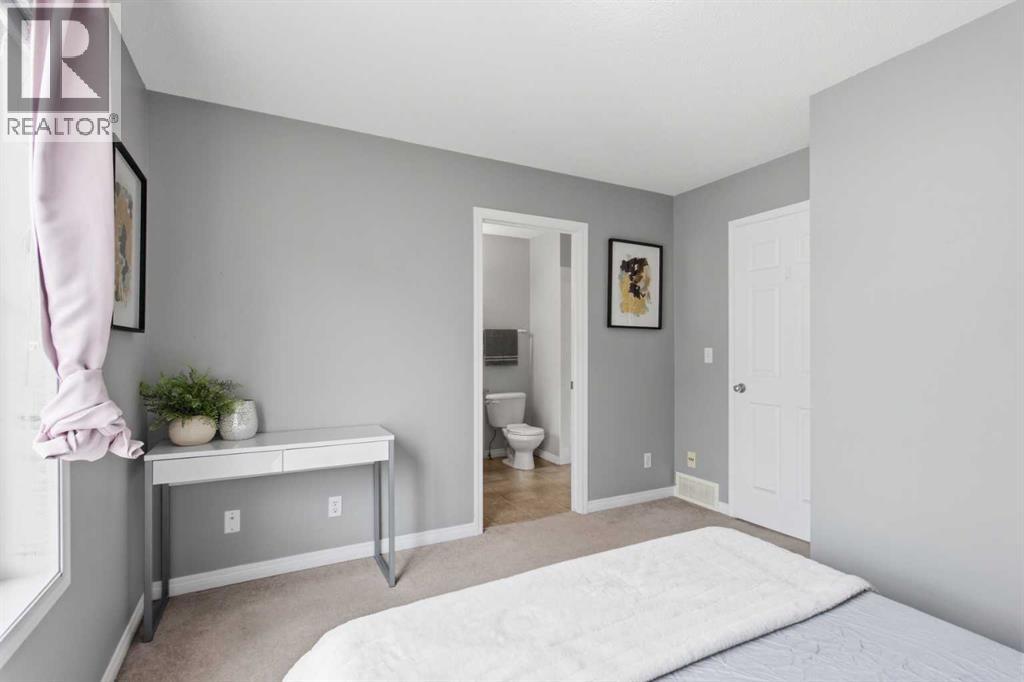 166 Everhollow Heights SW - 21