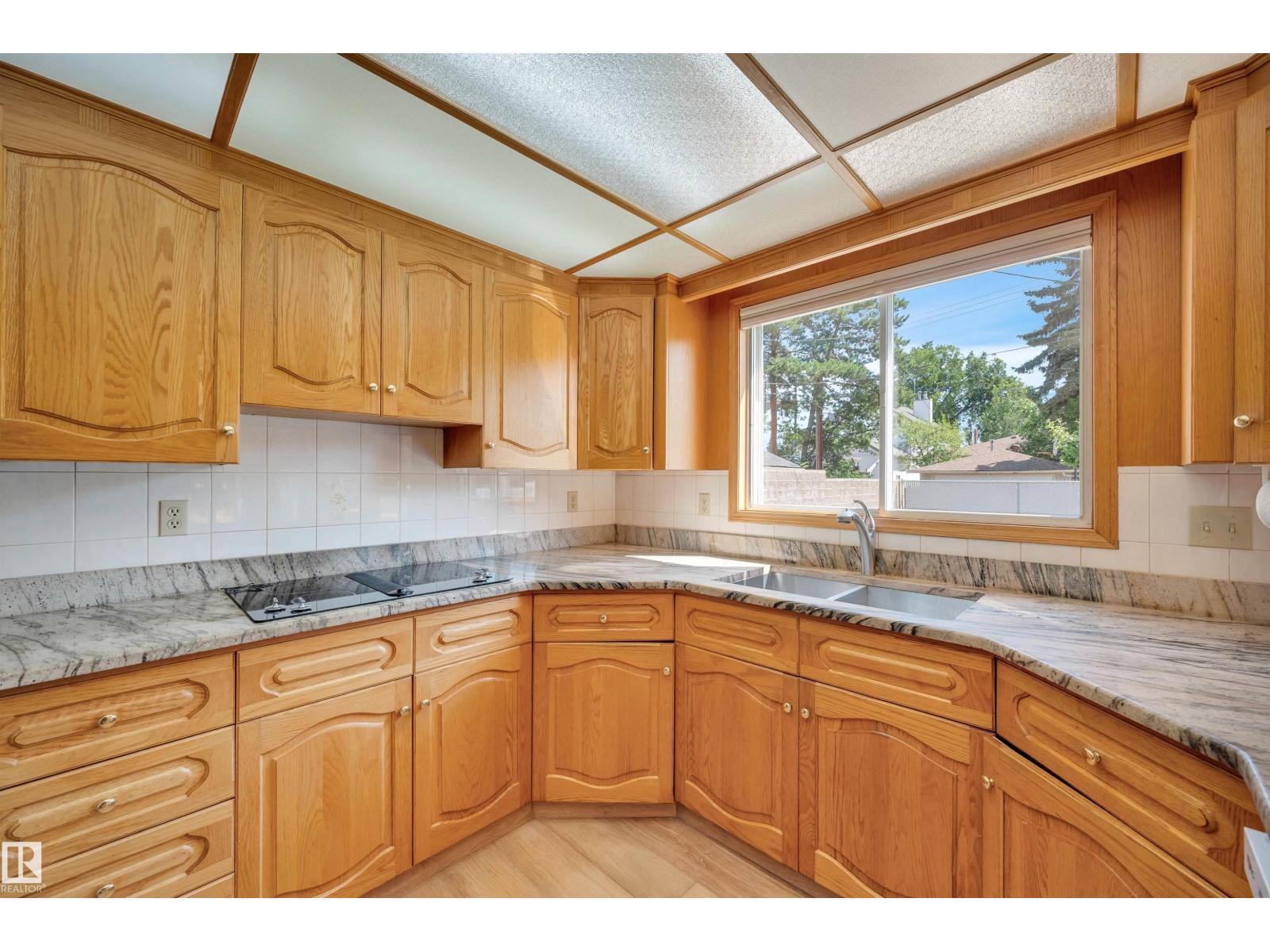 10155 74 ST NW - 14