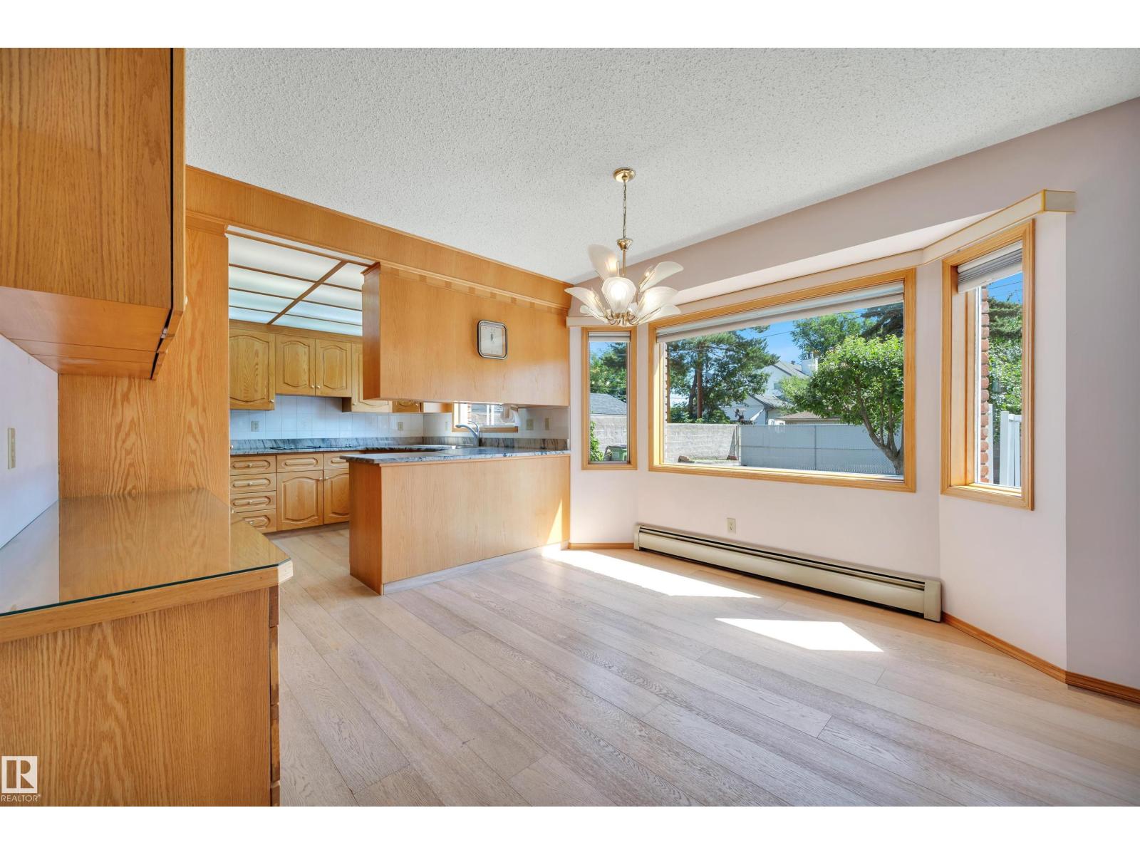 10155 74 ST NW - 16