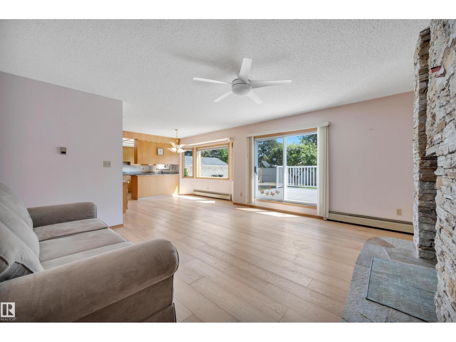 10155 74 ST NW - 21