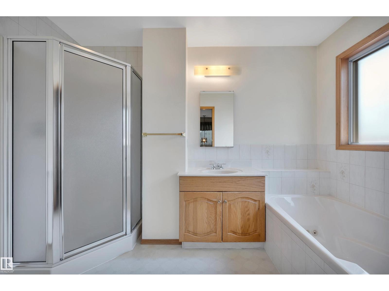 10155 74 ST NW - 32