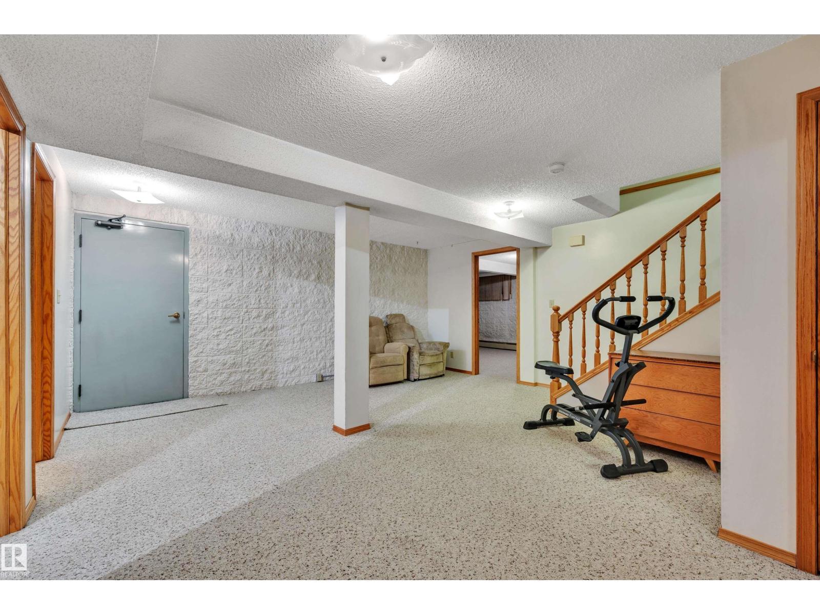 10155 74 ST NW - 40