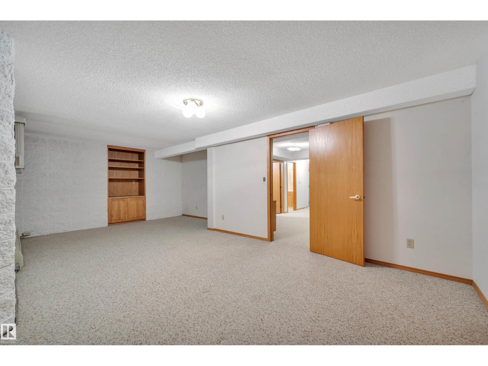 10155 74 ST NW - 41