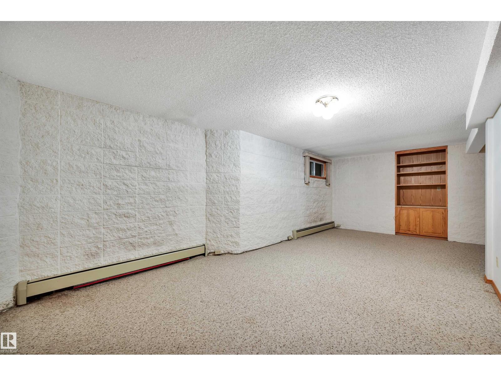10155 74 ST NW - 42