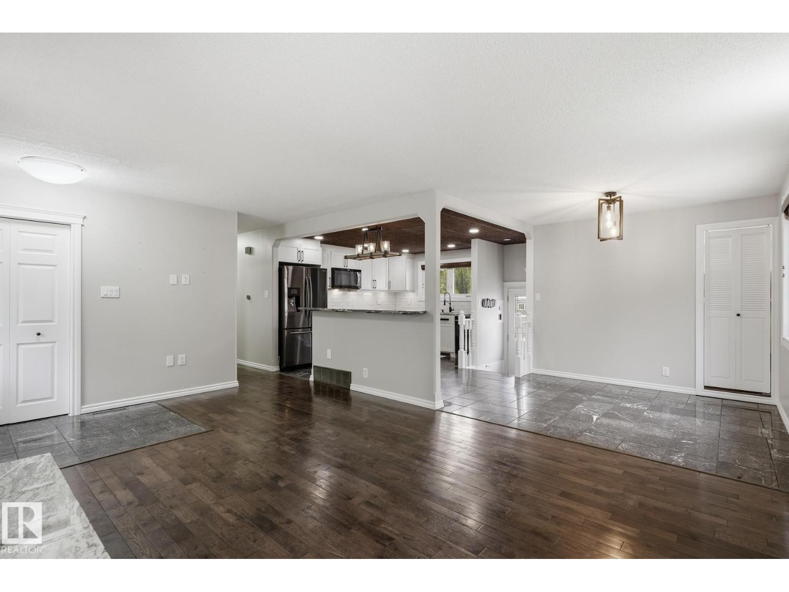 28 SUNNYSIDE CR - 11