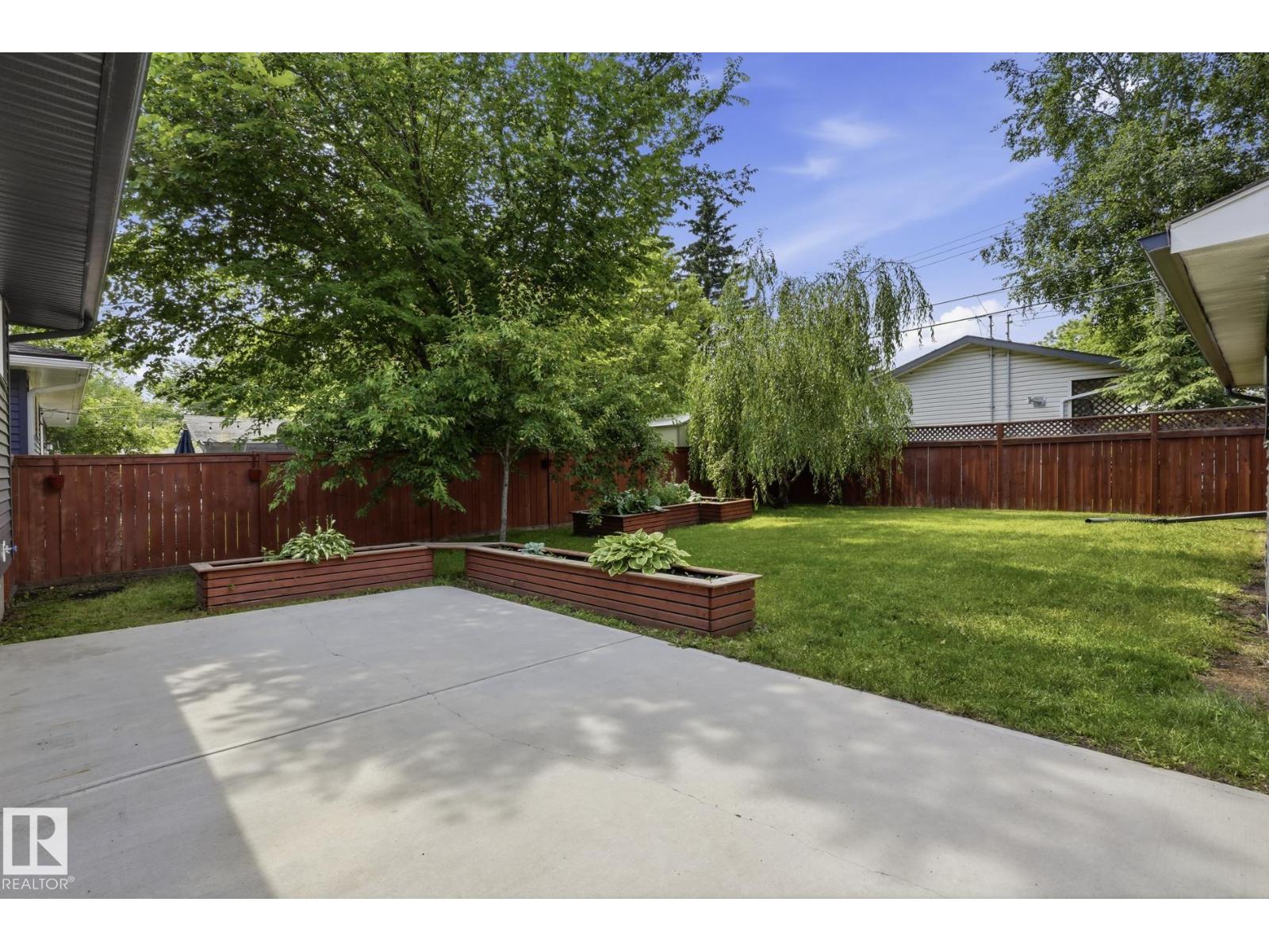 28 SUNNYSIDE CR - 33