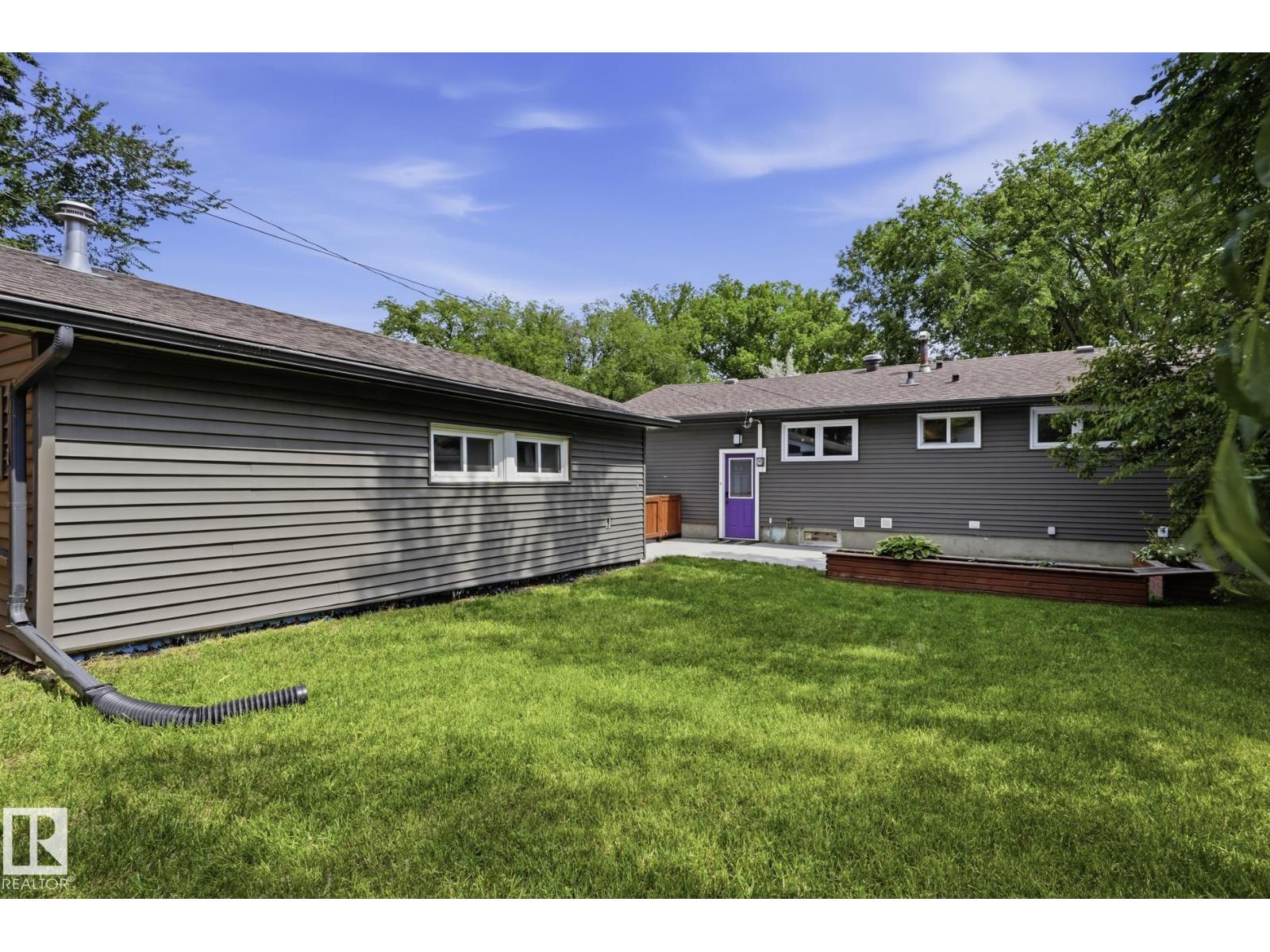 28 SUNNYSIDE CR - 36