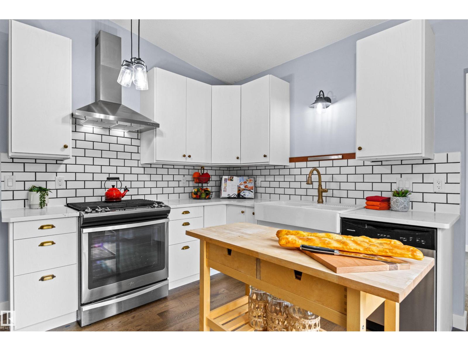 11427 35 AV NW - 18