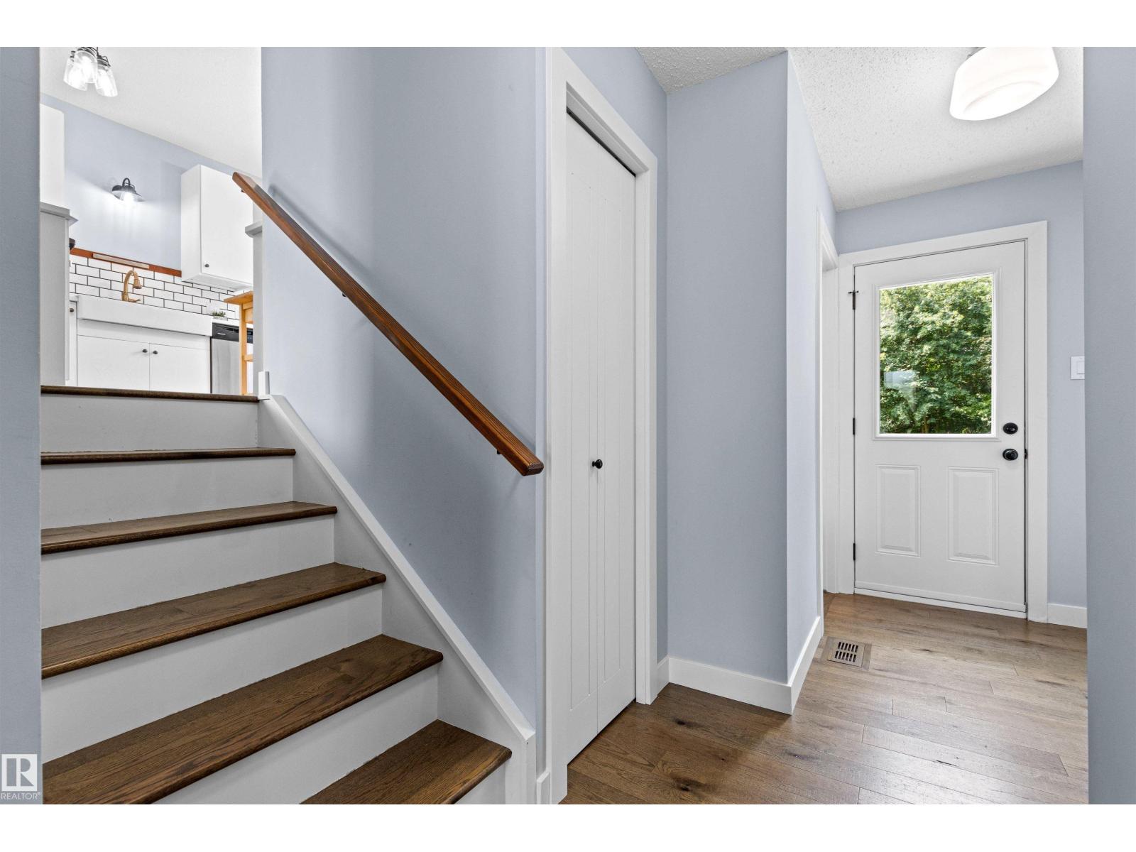 11427 35 AV NW - 24