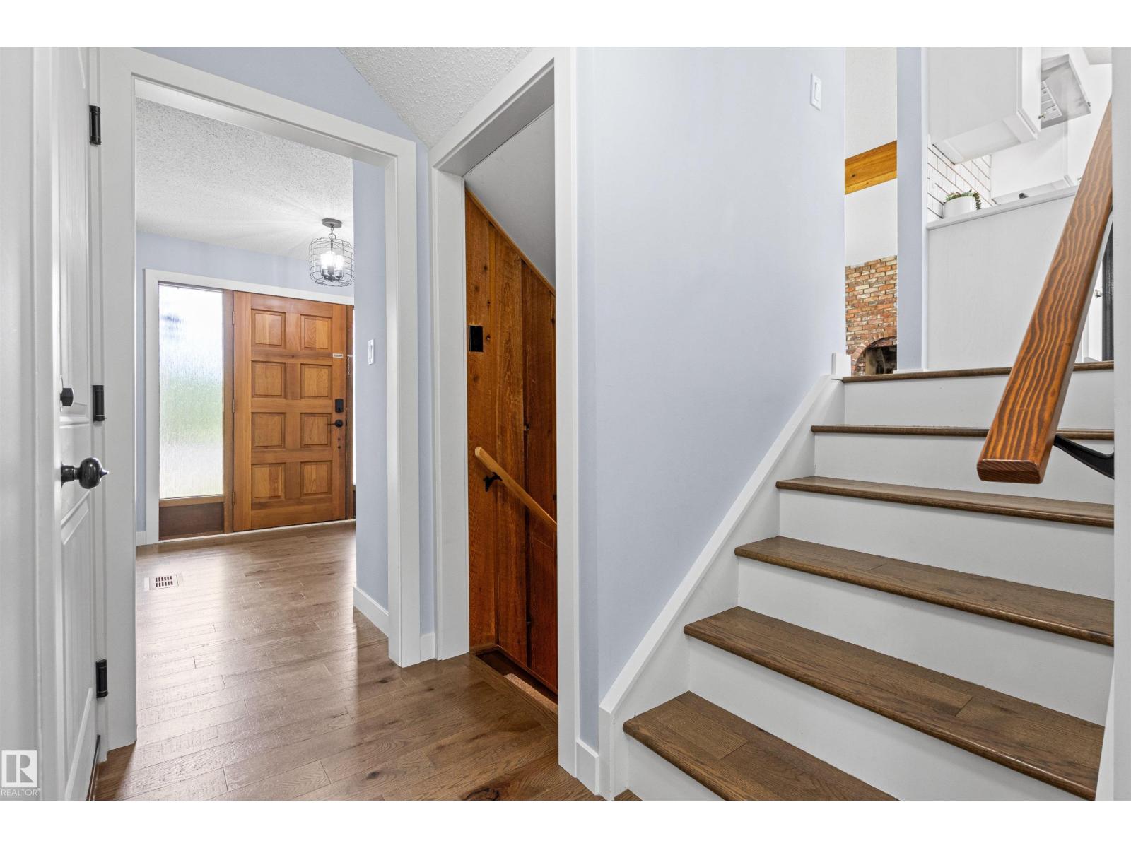 11427 35 AV NW - 25