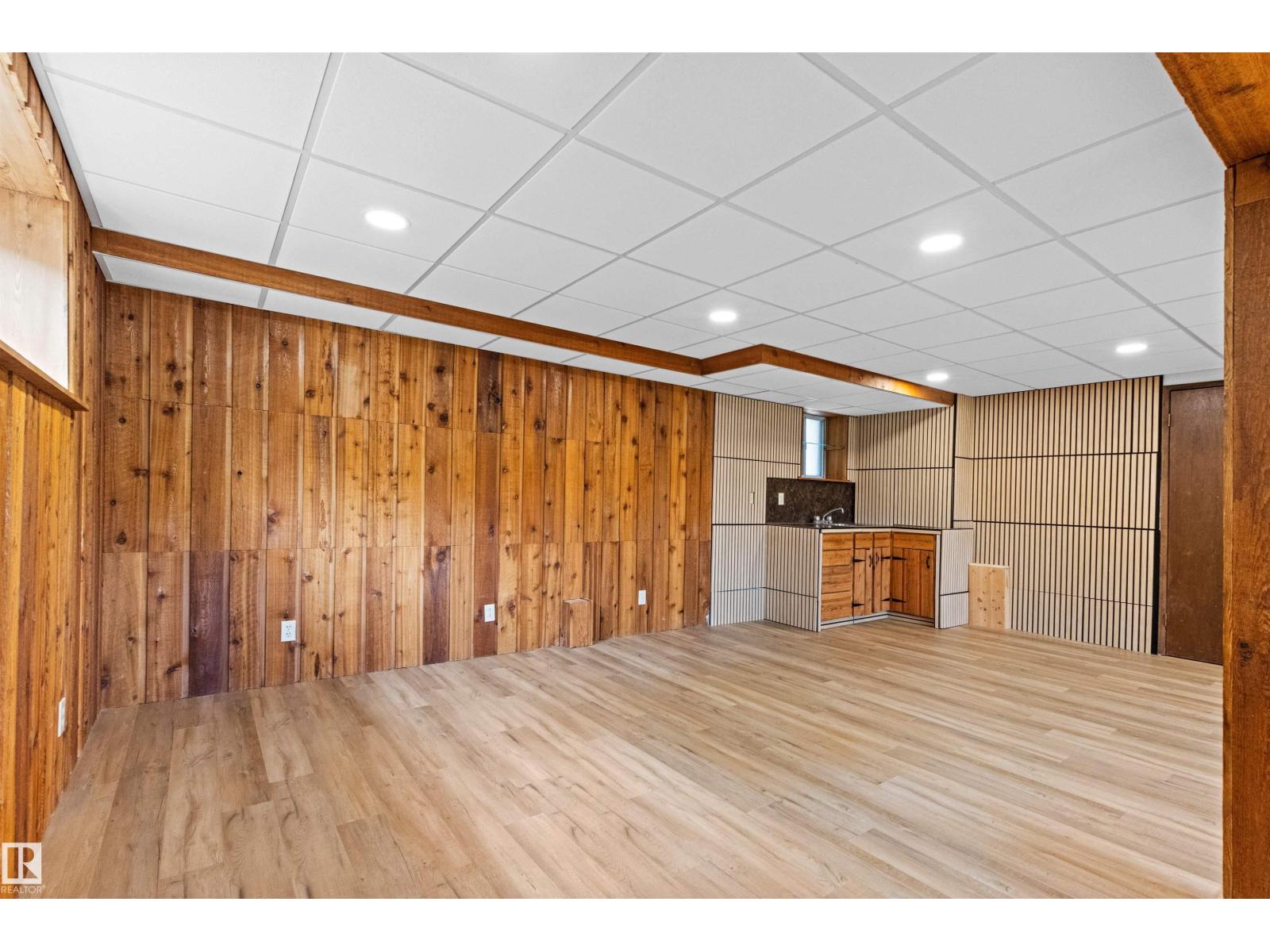 11427 35 AV NW - 51