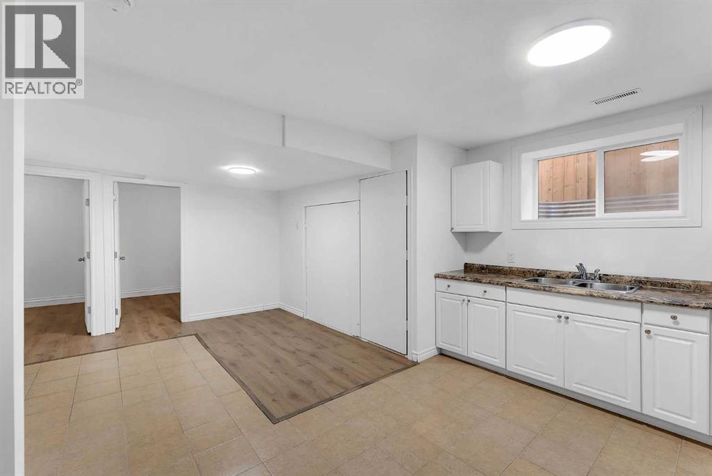 7 Saddlecrest Terrace NE - 34