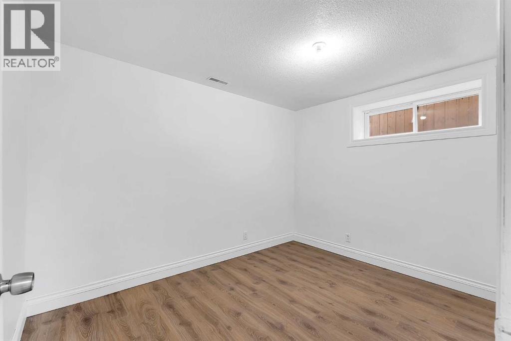 7 Saddlecrest Terrace NE - 37