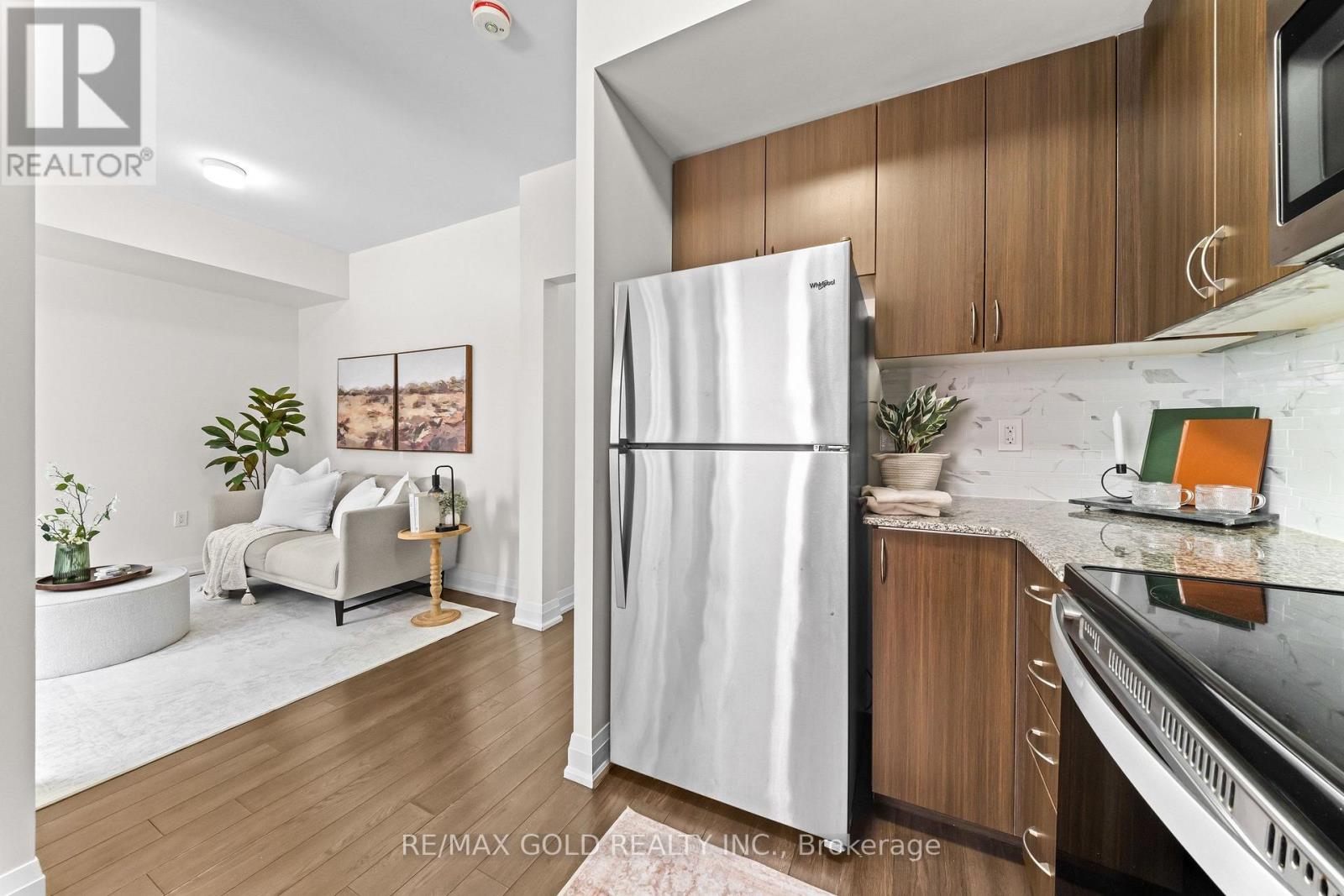 #602 18 COLES AVENUE - 12