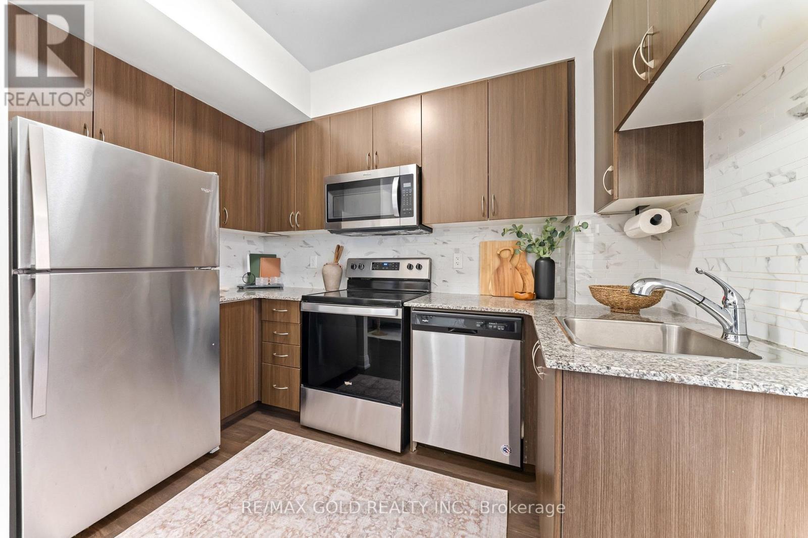 #602 18 COLES AVENUE - 10
