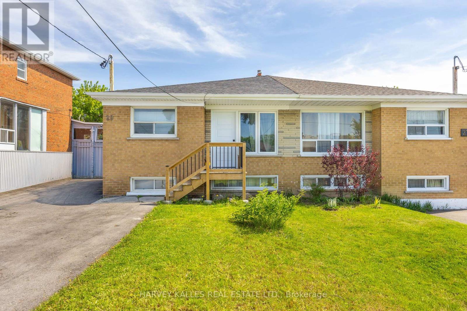 29 GILTSPUR DRIVE - 1