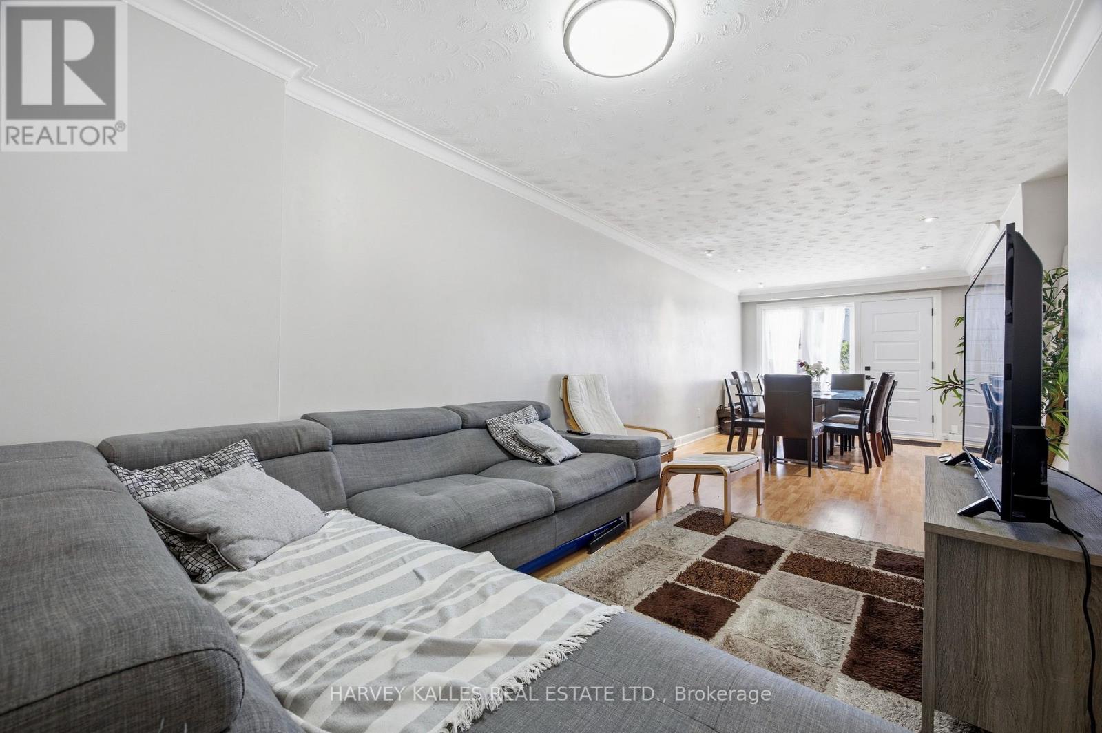 29 GILTSPUR DRIVE - 11