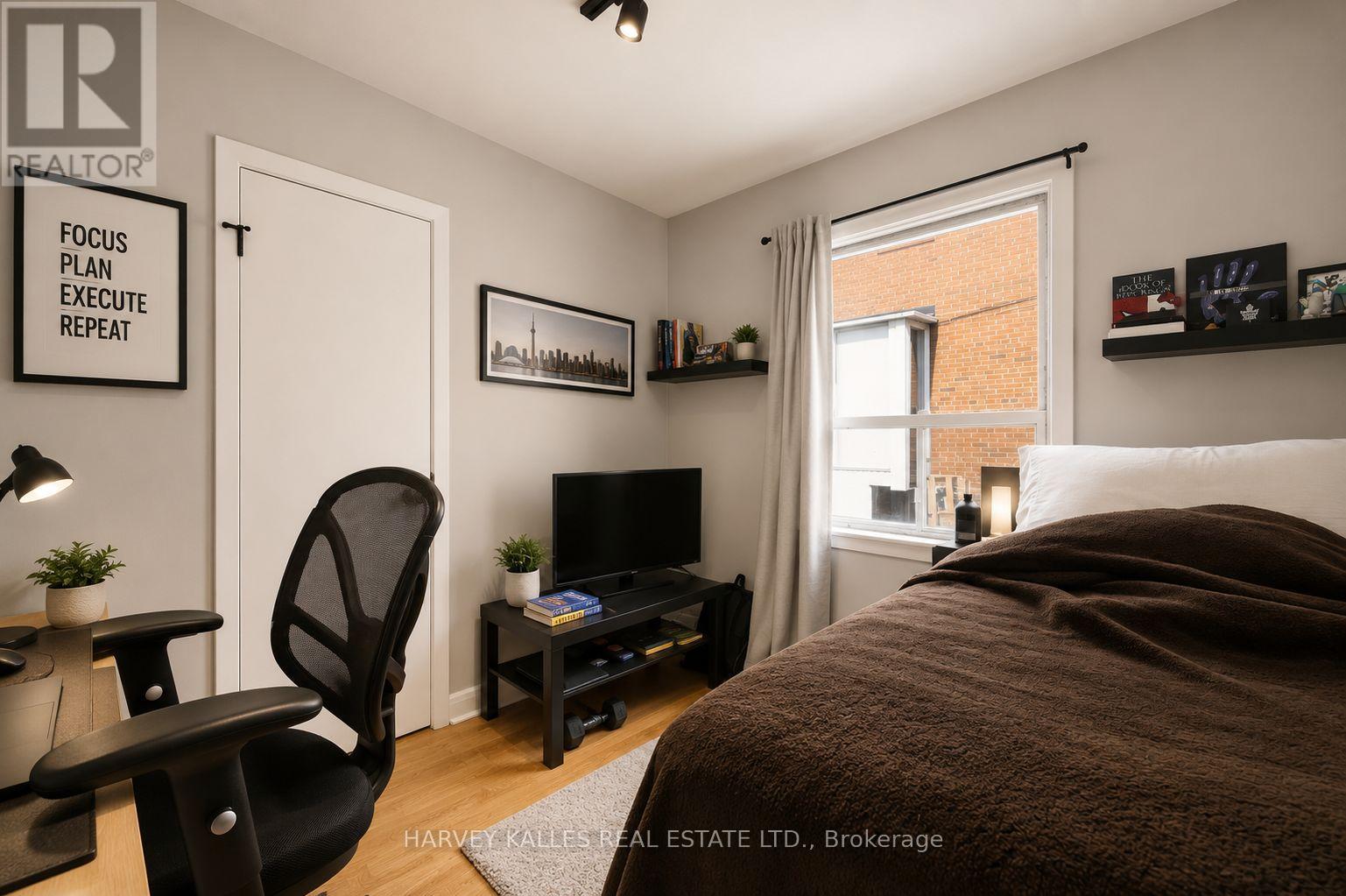 29 GILTSPUR DRIVE - 12