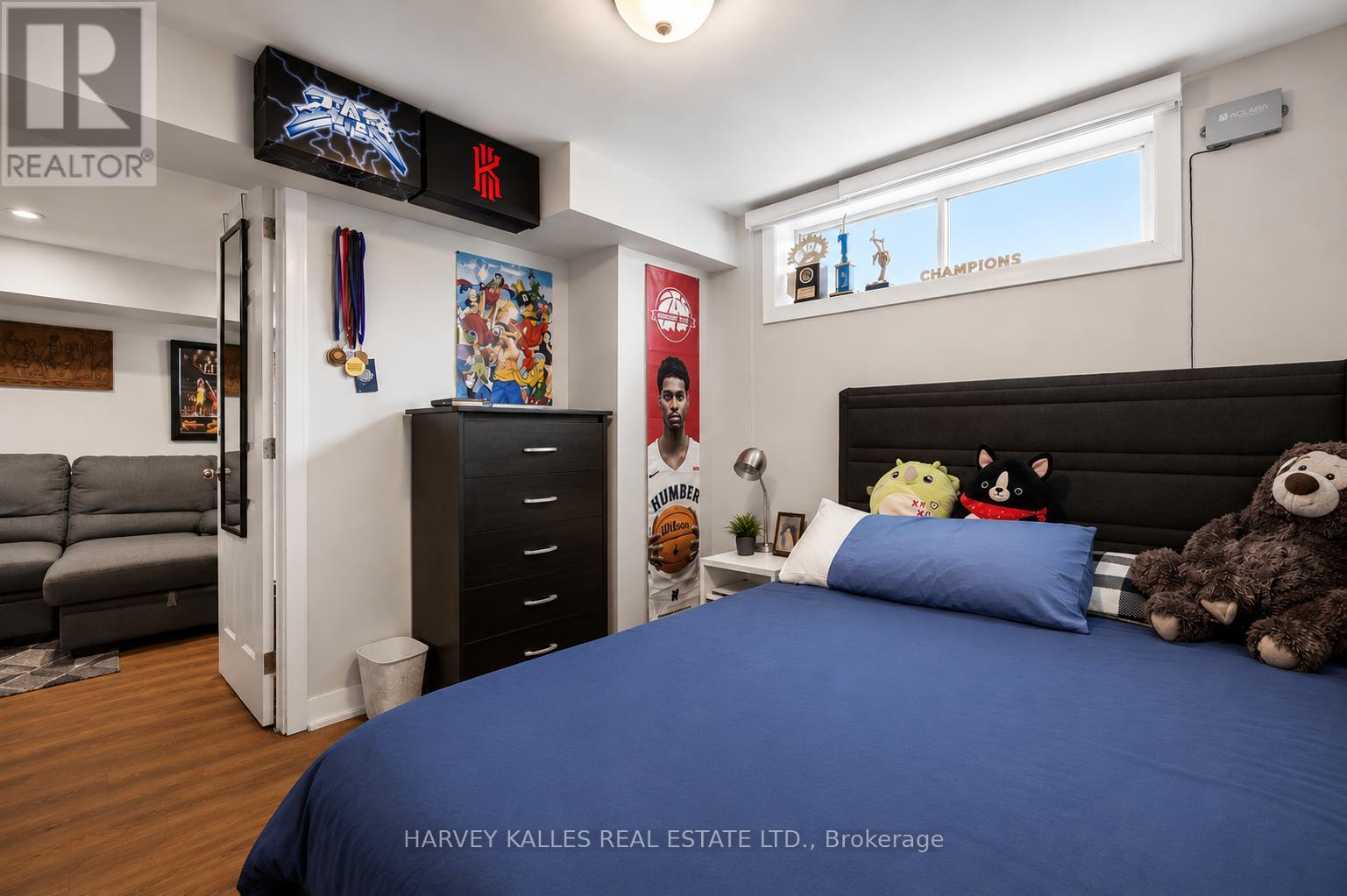 29 GILTSPUR DRIVE - 25