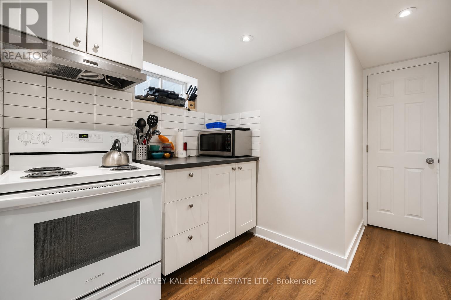 29 GILTSPUR DRIVE - 27