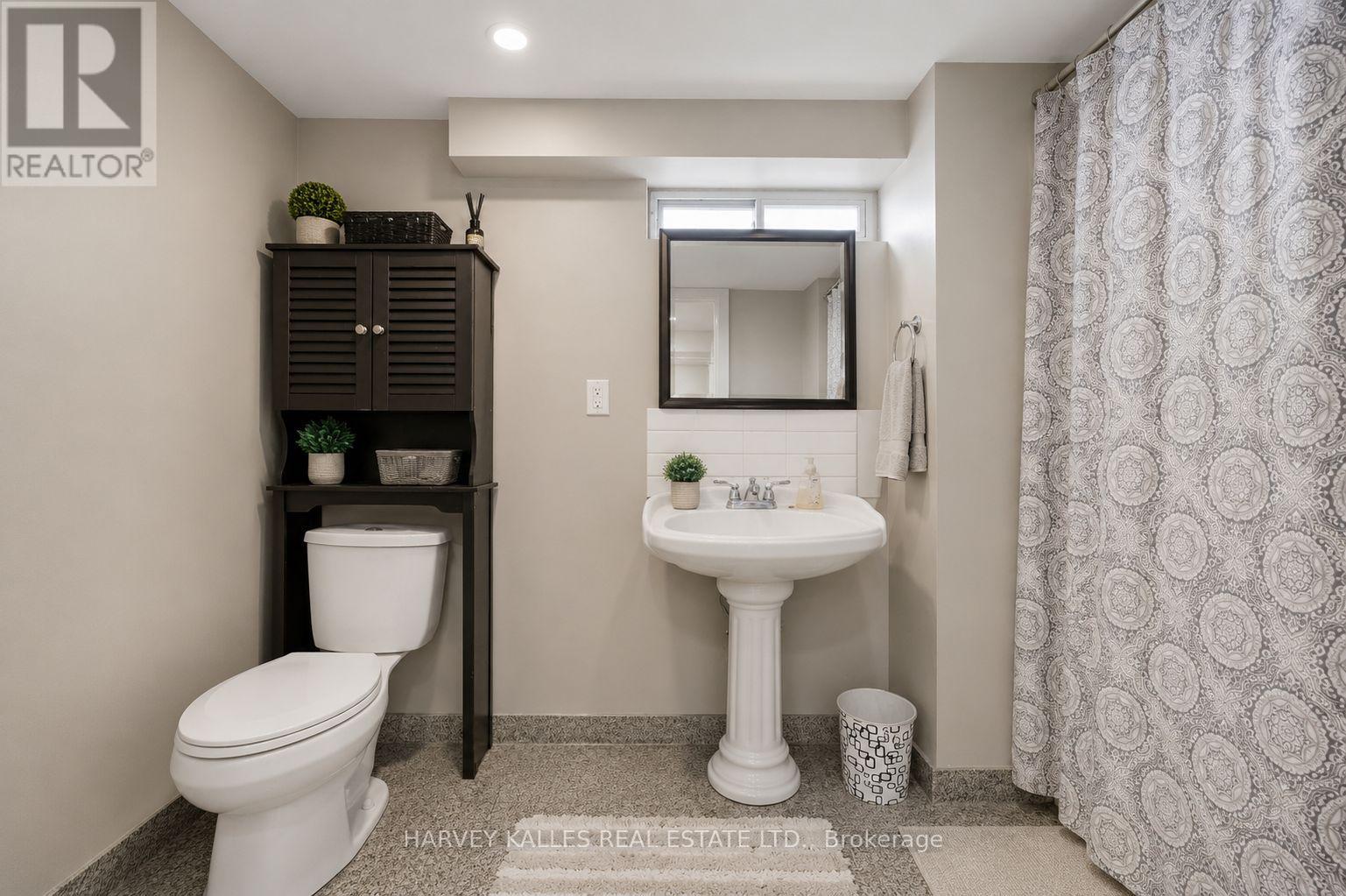 29 GILTSPUR DRIVE - 28