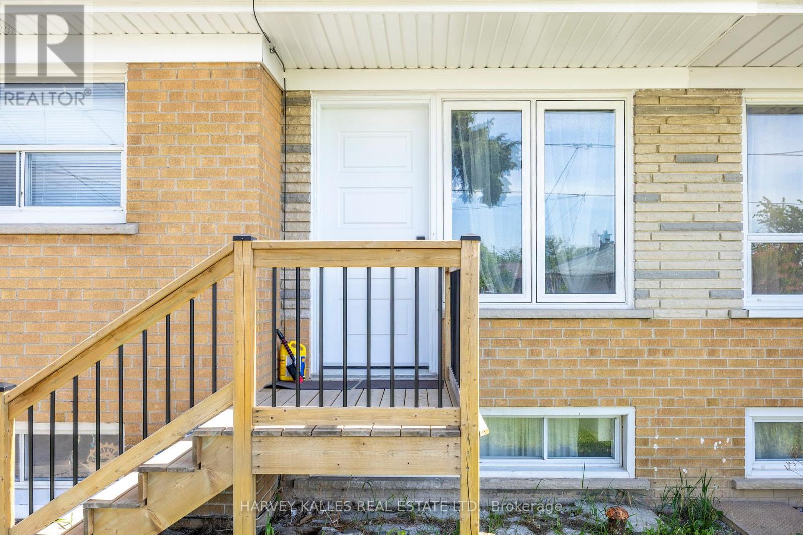 29 GILTSPUR DRIVE - 3