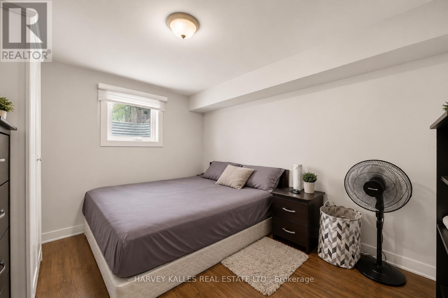 29 GILTSPUR DRIVE - 30