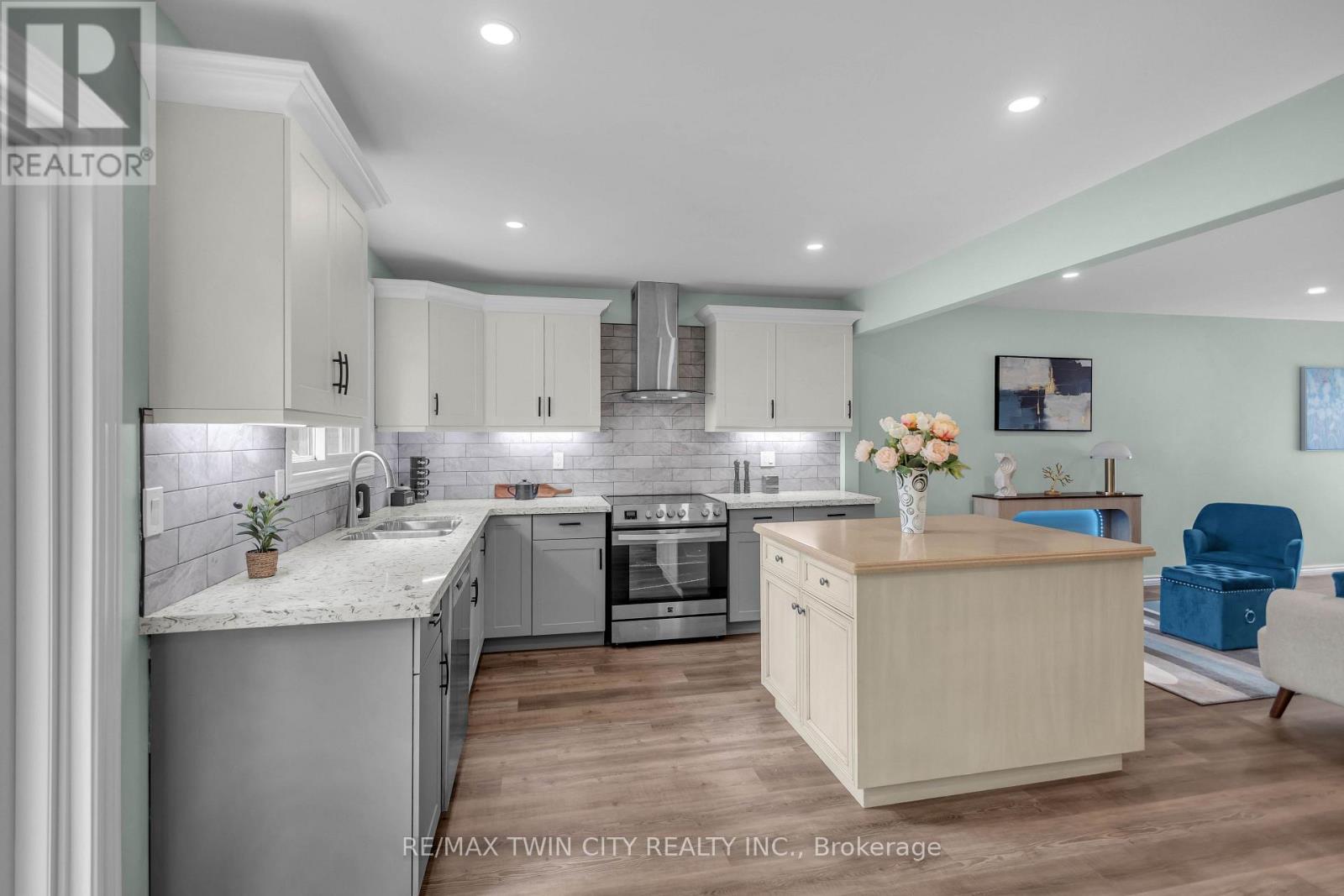 4 DOWDEN AVENUE - 14