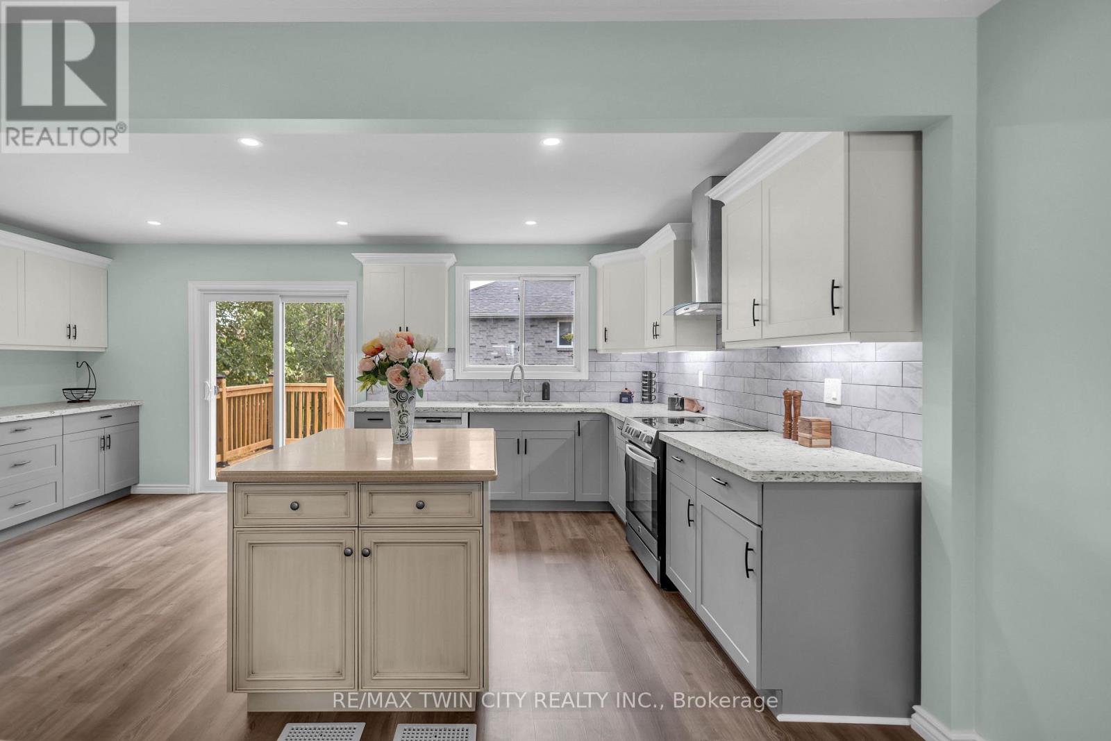 4 DOWDEN AVENUE - 15