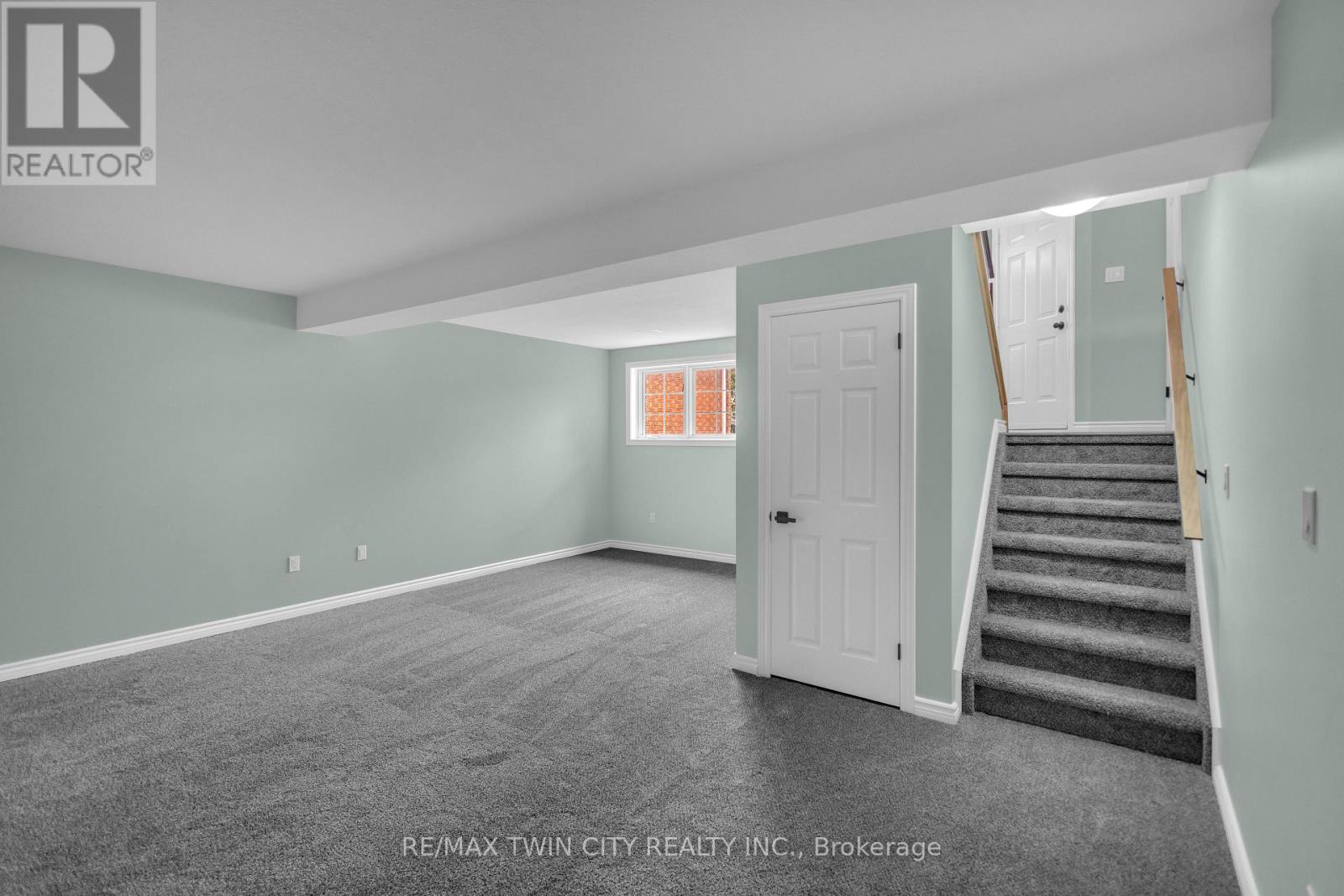 4 DOWDEN AVENUE - 27
