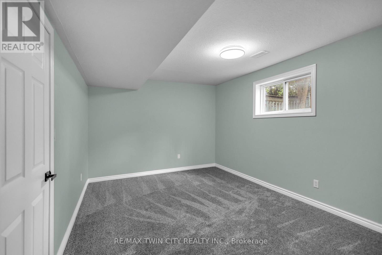 4 DOWDEN AVENUE - 29