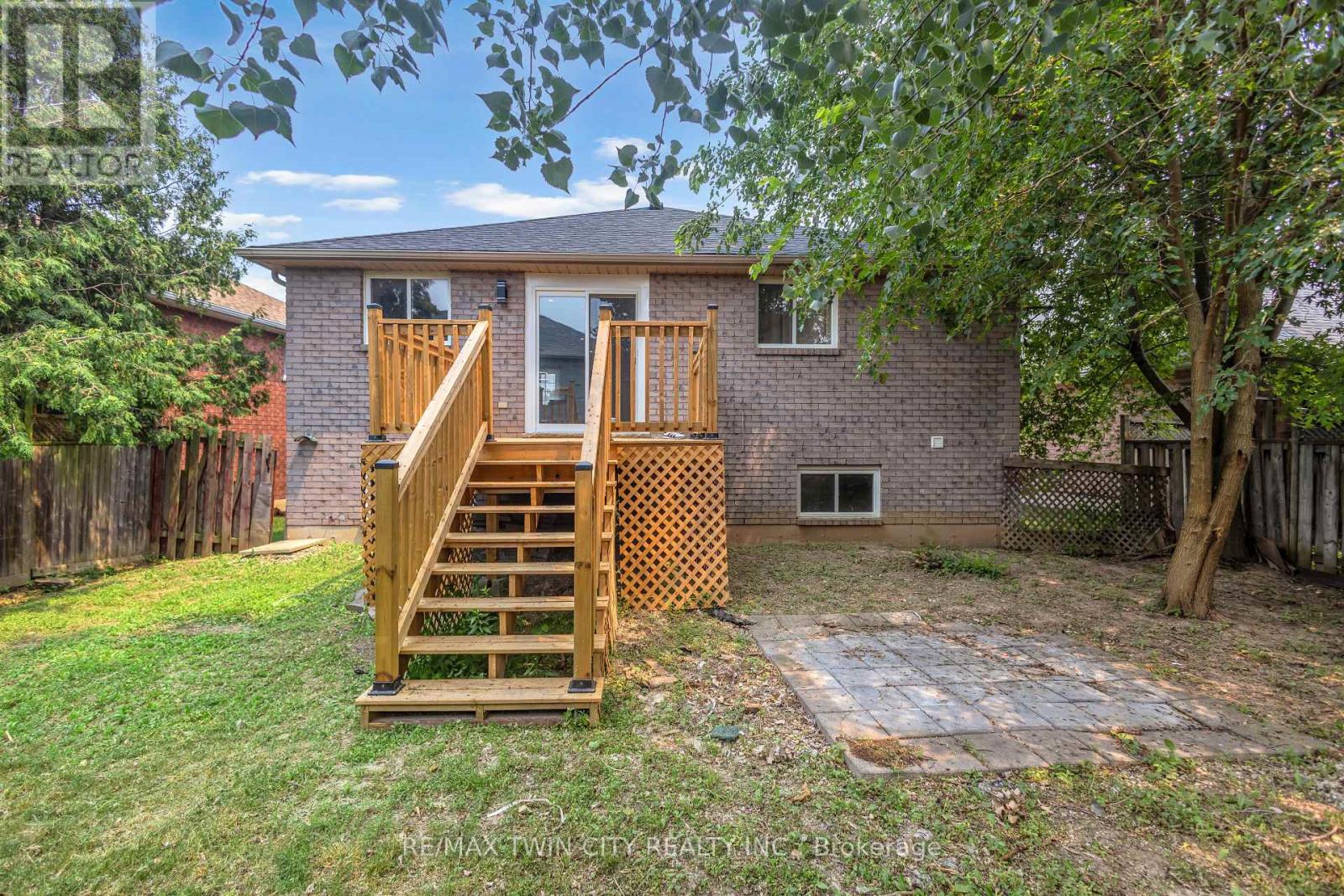 4 DOWDEN AVENUE - 39